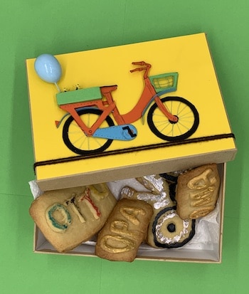 Geschenkbox für Fahrrad-Lieberhaber dekorieren