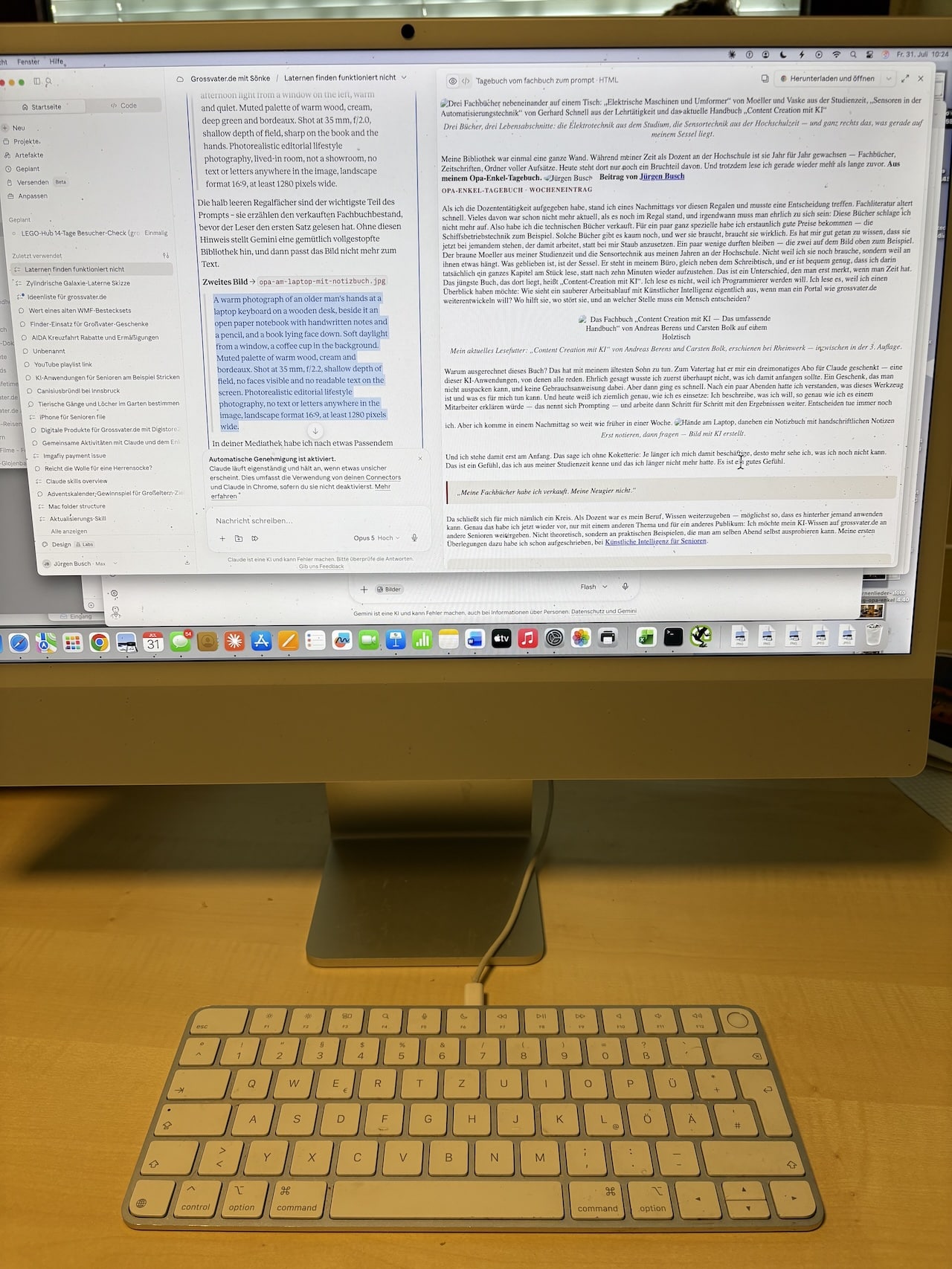 Arbeitsplatz mit iMac und Tastatur auf einem Holztisch, auf dem Bildschirm der Entwurf eines Tagebuch-Eintrags für grossvater.de in einer KI-Anwendung